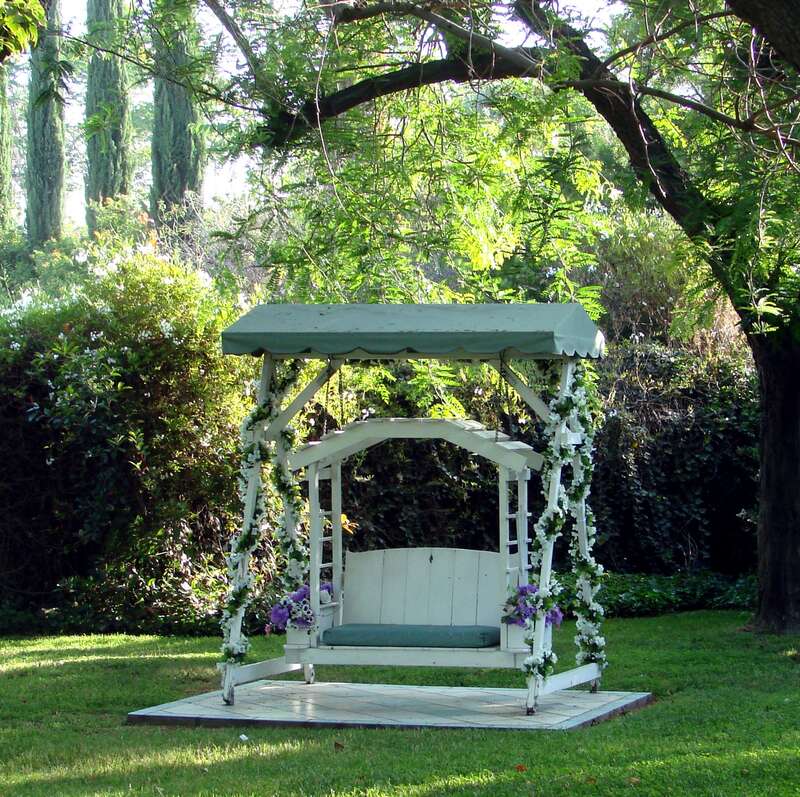 (1 in a multiple picture set)
There are several wedding picture set-ups like this one at the Edwards Mansion in Redlands, CA.