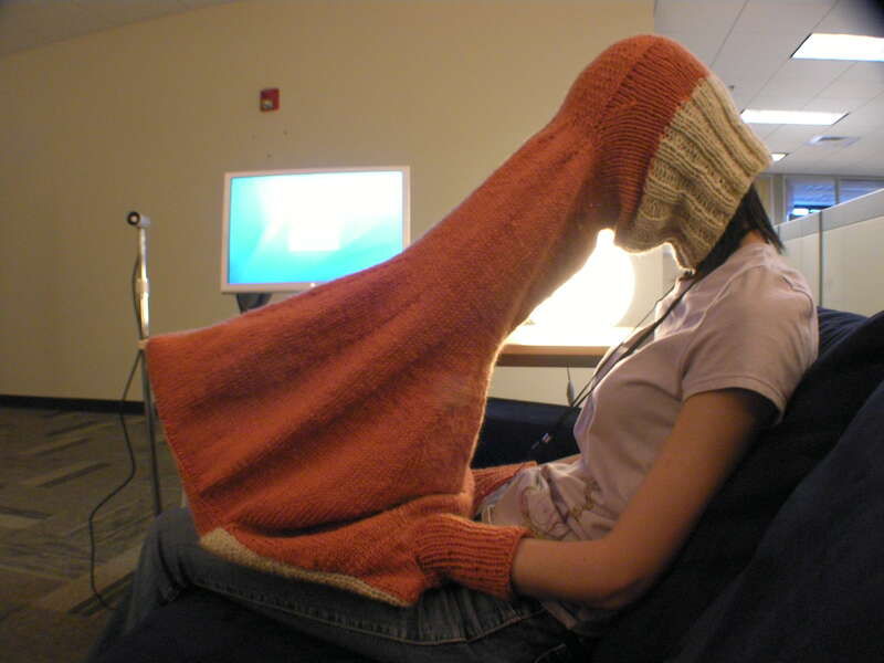 Yu-Ru models

www.instructables.com/id/Laptop-Compubody-Sock/