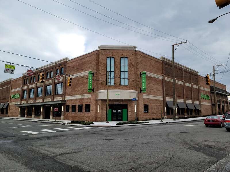 I documented the installation of the new Martin's sign at this same spot when Ukrop's sold out to them so many years ago.
Now that building (and every building next to it) is gone and Publix and the Carytown Exchange has replaced it. It's so new and