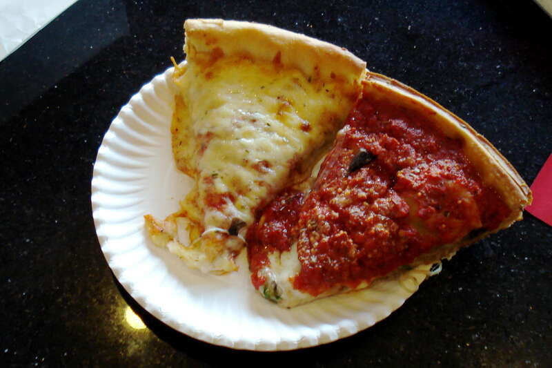 Read more about <a href="http://thepizzareview.blogspot.com/2008/07/chicago-pizza-review-art-of-pizza.html" rel="nofollow">The Art of Pizza</a> and <a href="http://thepizzareview.blogspot.com/search/label/Chicago Pizza"