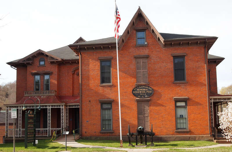 Connecticut - New London County - Norwich
National Register of Historic Places #82004379 NRIS
2011 April 22 across from 307 Main St. view S
edit: crop

Currently houses Norwich Historical Society and Norwich Parking Commission
