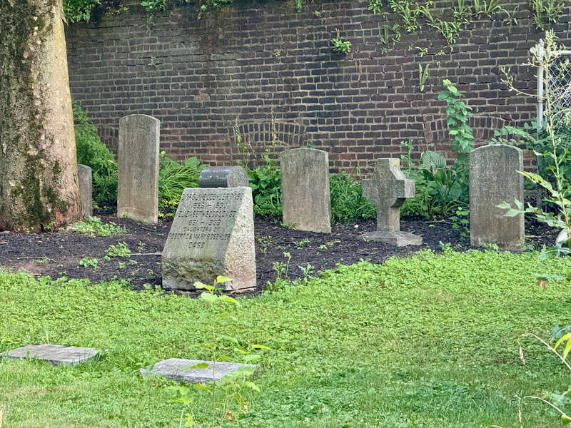 Christ Church Episcopal Churchyard