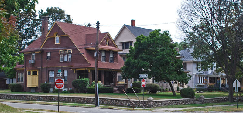 Franklin Boulevard Historic District Pontiac MI-Franklin south of Huron