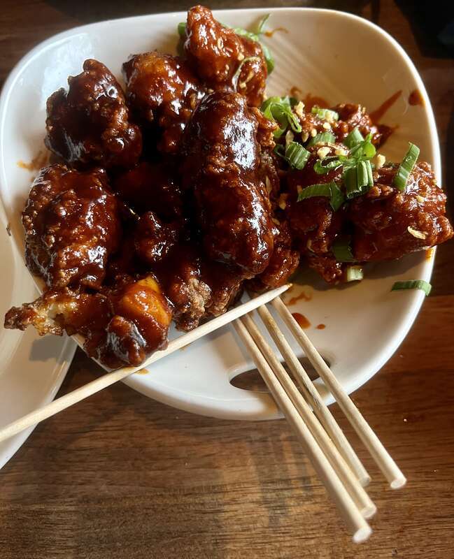 Gardein® wings, Yard House, Long Beach, July 2023.