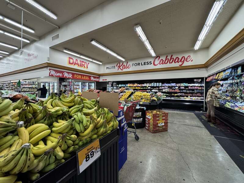 Grocery Outlet, Petaluma, California