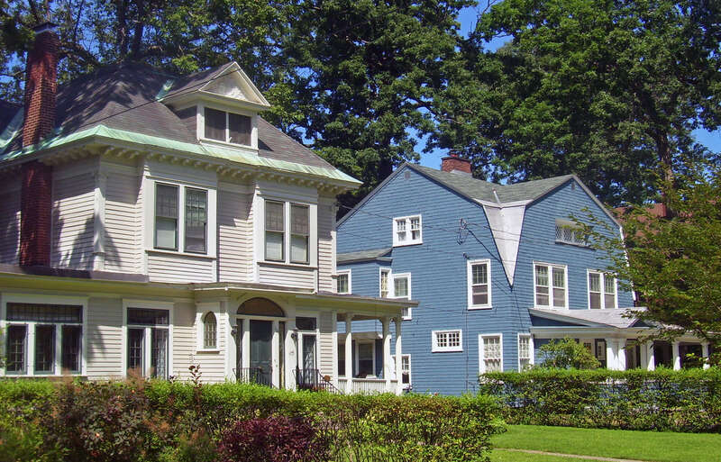 Houses on Stratford Road, across from the Irving Langmuir House in the General Electric Realty Plot neighborhood, Schenectady, NY, USA