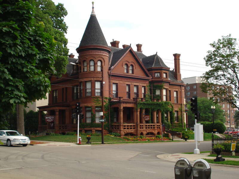 Red Stone Bed &amp; Breakfast in Dubuque, Iowa