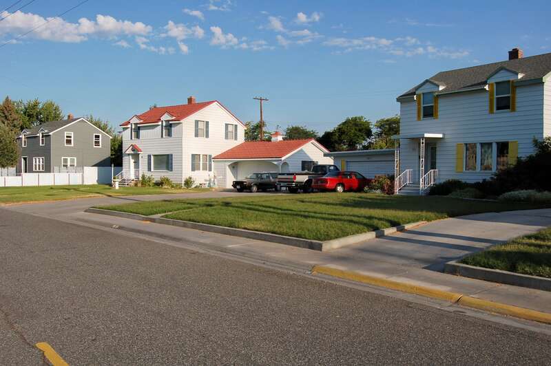 "F" type letter houses in the Gold Coast Historic District