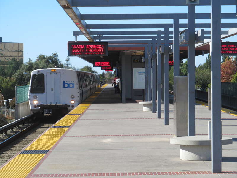 Southbound train at Fremont station in October 2017