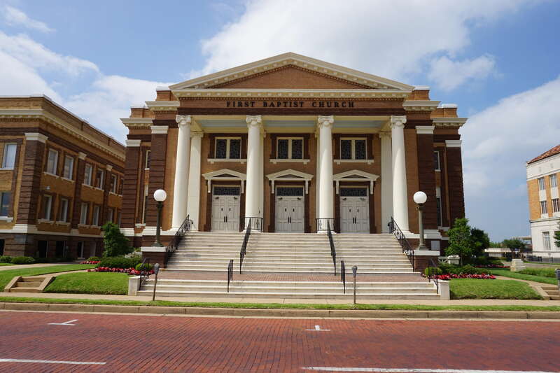 First Baptist Church in Tyler, Texas (United States).
