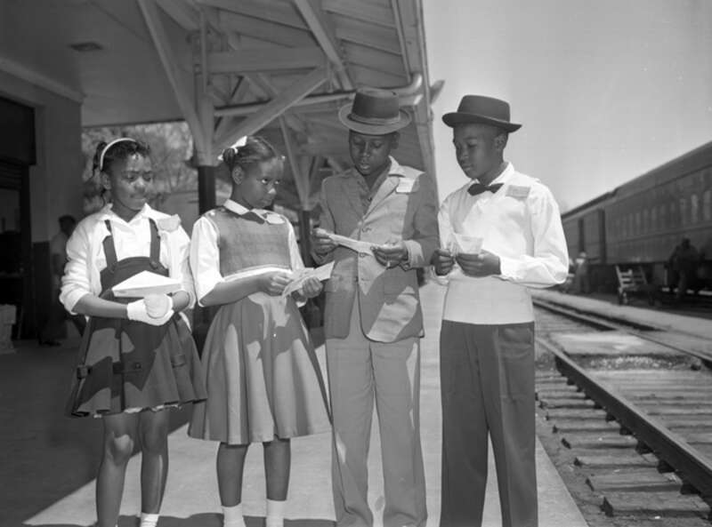 Persistent URL: floridamemory.com/items/show/263009
Local call number: TD00868
Title: Unidentified children at the railroad depot in Tallahassee, Florida 
Date: April 6, 1960
Physical descrip: 1 photonegative - b&amp;w - 4 x 5 in.
Series Title: