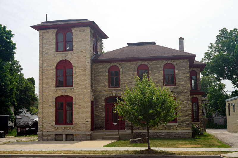 The Dr. Volney L. Moore House in Waukesha, Wisconsin (United States).