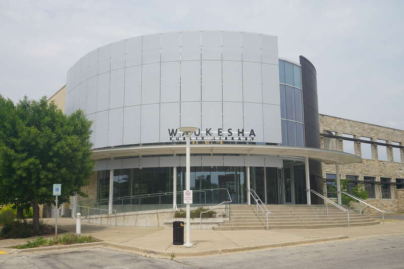 The Waukesha Public Library in Waukesha, Wisconsin (United States).