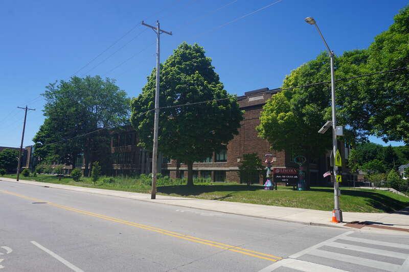 Lincoln Elementary School in Wauwatosa, Wisconsin (United States).