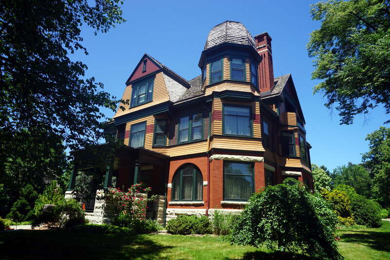 The Kneeland-Walker House (currently the Wauwatosa Historical Society) in Wauwatosa, Wisconsin (United States).