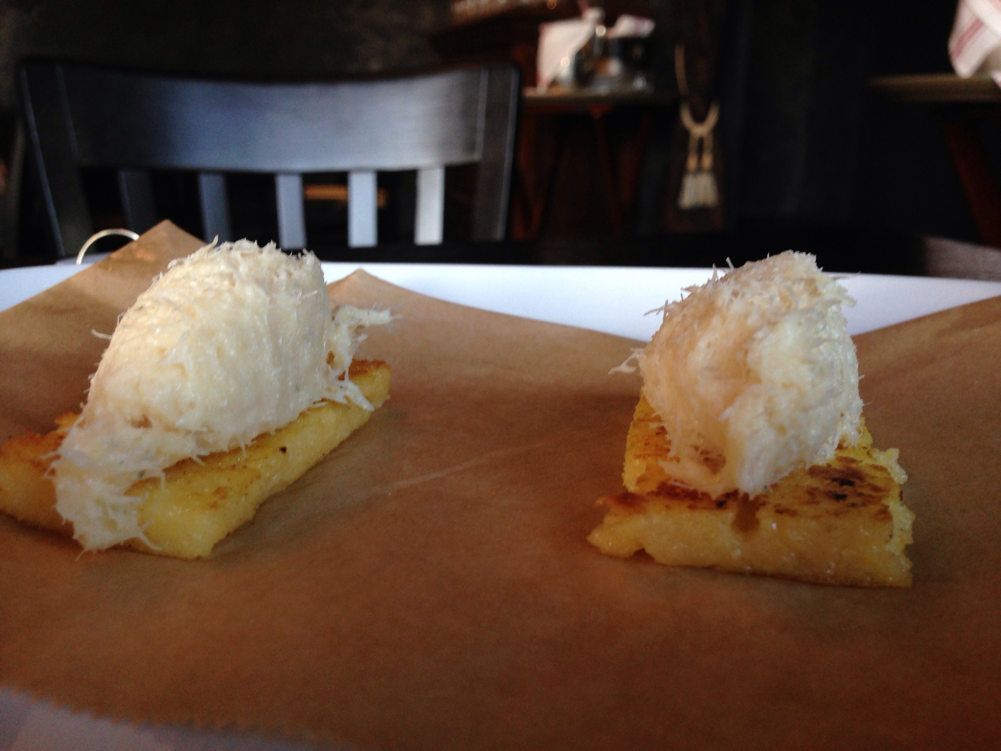 cicchetti veneziani con polenta fritta e baccalà mantecato