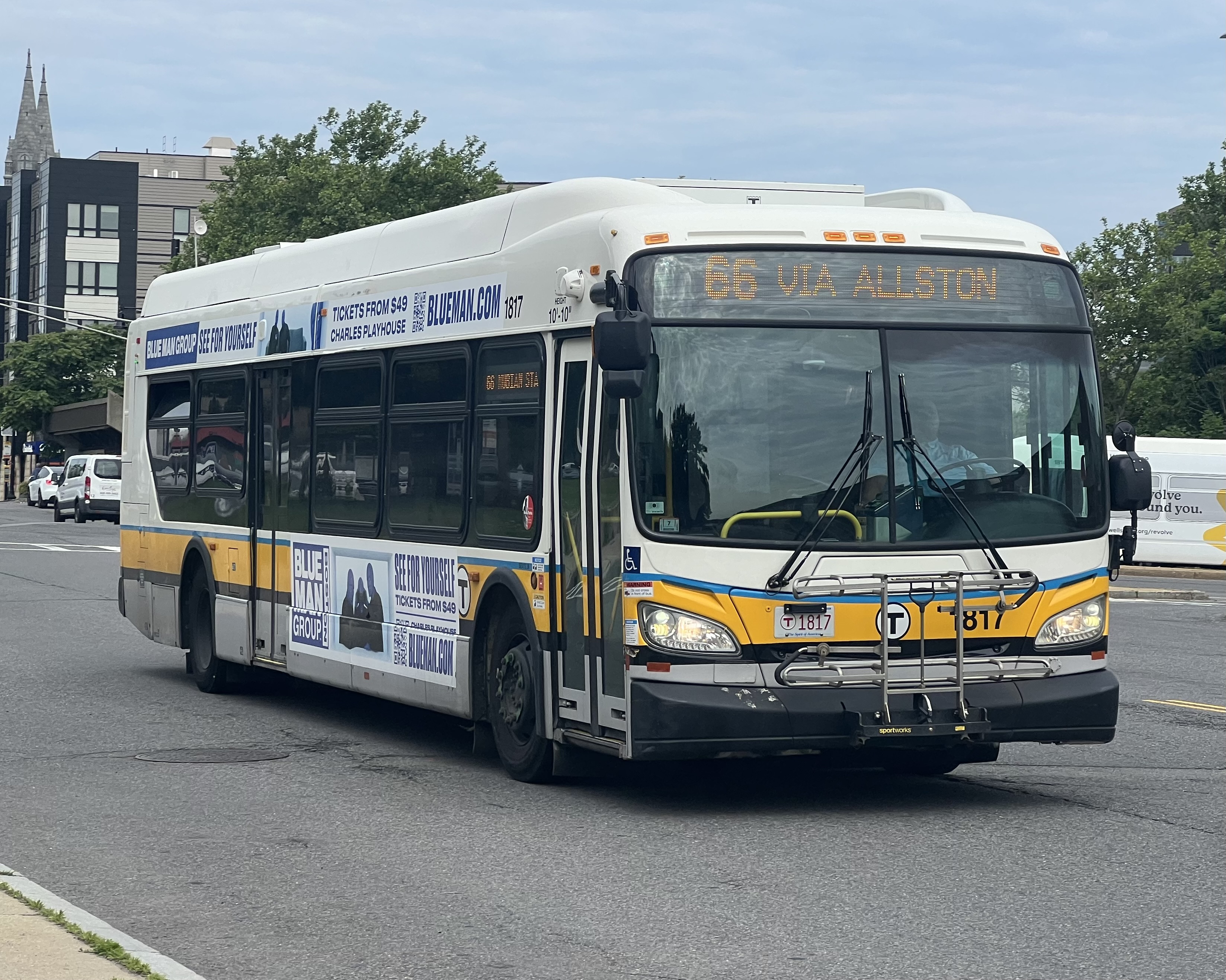 Massachusetts Bay Transportation Authority (MBTA)’s 1817 ((T)1817), a New Flyer XDE40, on route 66. Photo taken on 2024/6/7.