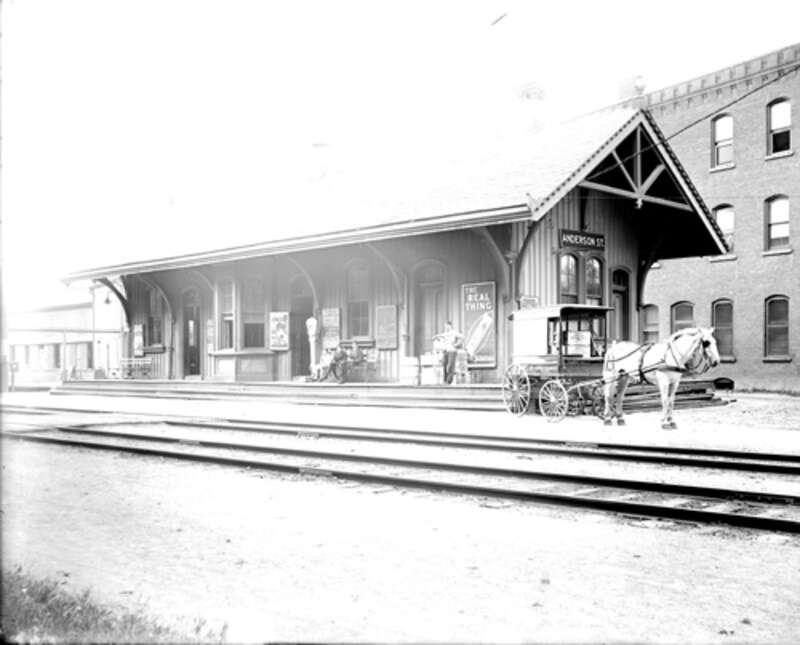 The Anderson Street station facing northward towards the station building.