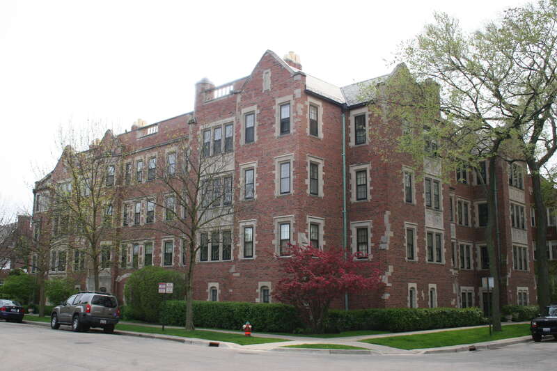 Apartment building in Evanston, IL