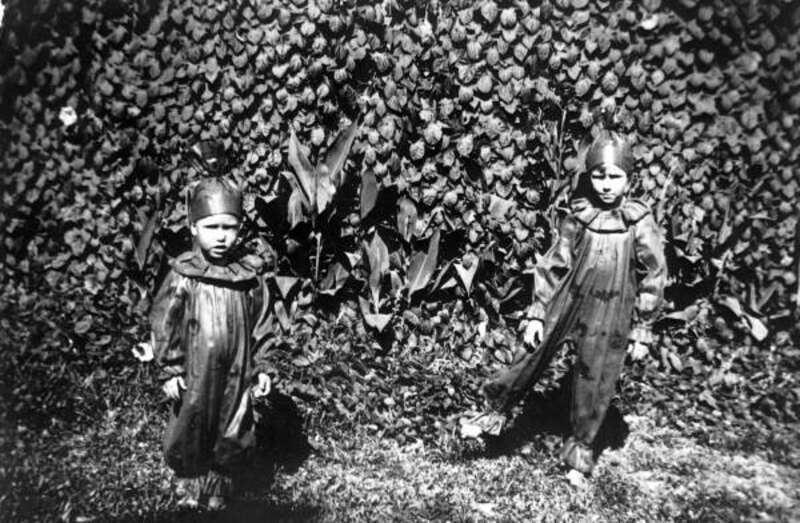 Local call number: N048084a 
 
Title:  Charles and Annette Witherington in Halloween costumes: Orlando, Florida
 
Date: ca. 1932. 
 
Physical descrip: 1 photonegative: b&amp;w; 4 x 5 in. 
 
Series Title:  (General Collection.)
 
Repository: State
