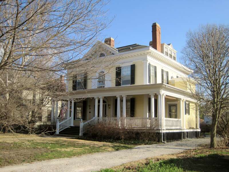 The David Davis III &amp; IV House in Bloomington (1898). It was a wedding present to David Davis III, the grandson of Supreme Court justice David Davis. It is considered the best example of Georgian Revival architecture in Bloomington.






This is