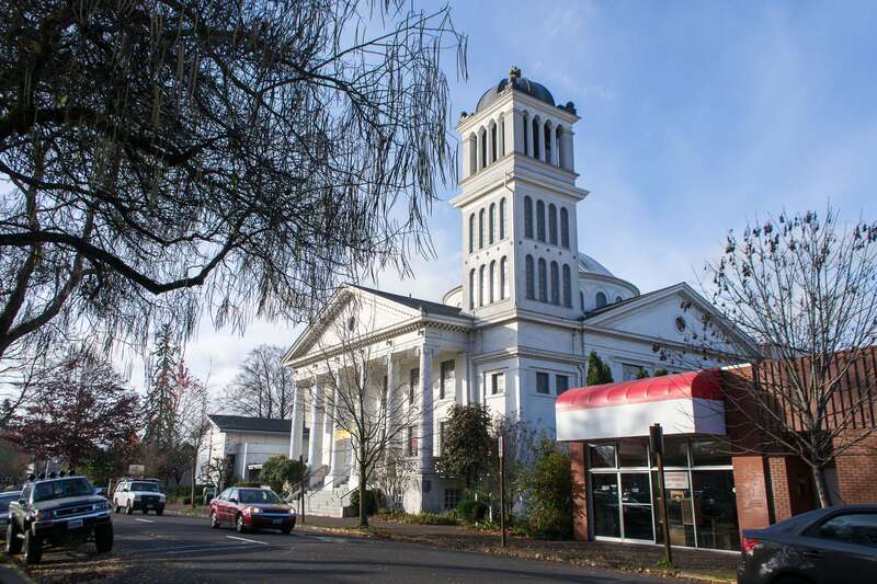 The 1911 First Christian Church in Eugene, Oregon, was constructed on the Akron Plan