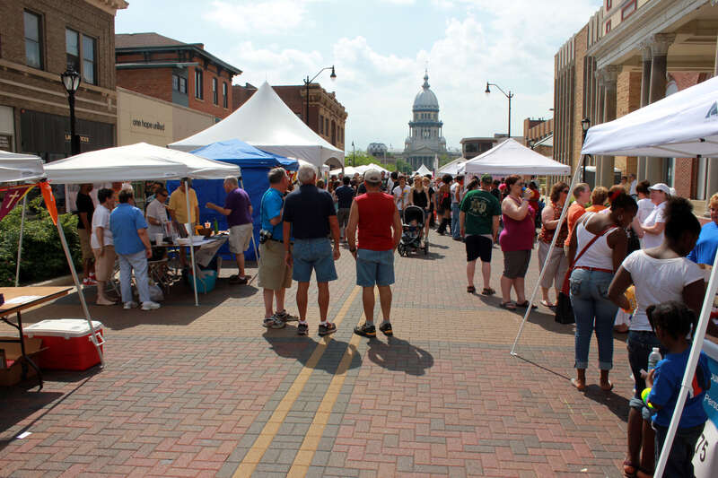 Pictures of the capital of Illinois, a city of roughly 117,000.
Street Market!!!