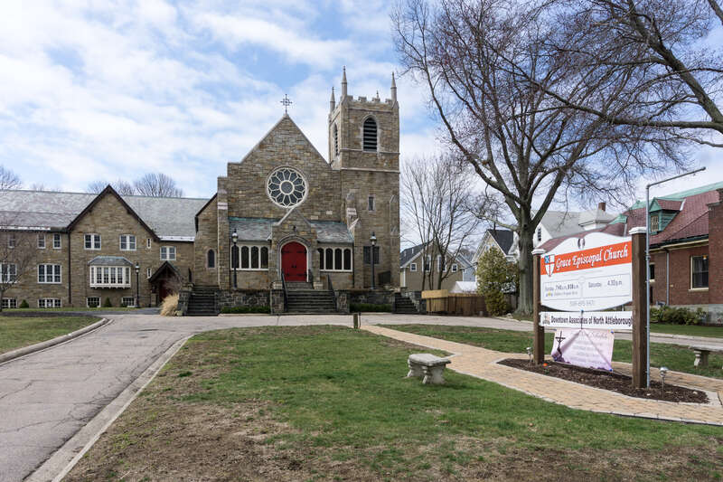 Grace Episcopal Church, 104 North Washington Street, North Attleborough, Massachusetts. Taken 2017.