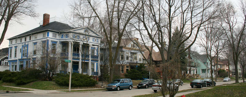 Shepard Street, from Park Place, in the Prospect Historic District, Milwaukee. I took this photograph and uploaded it on April 18, 2009.