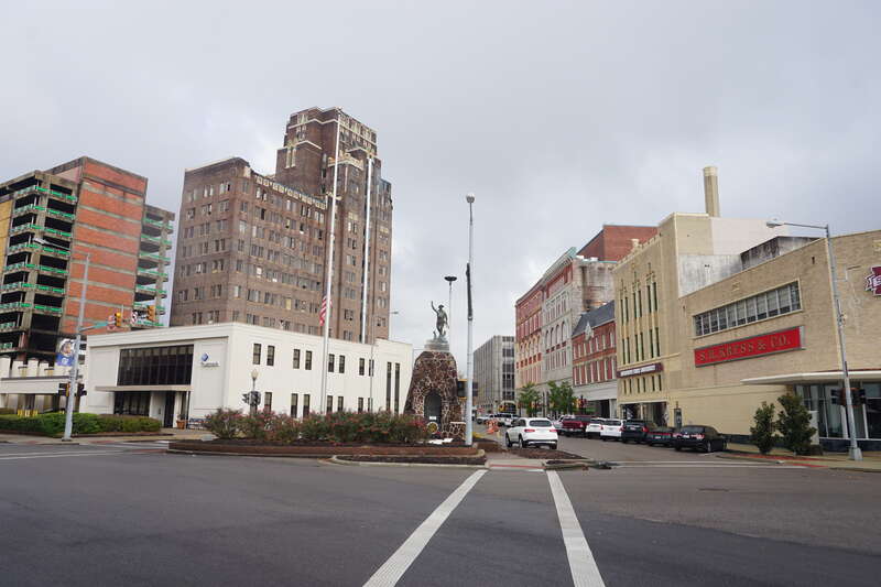 6th Street in Meridian, Mississippi (United States).