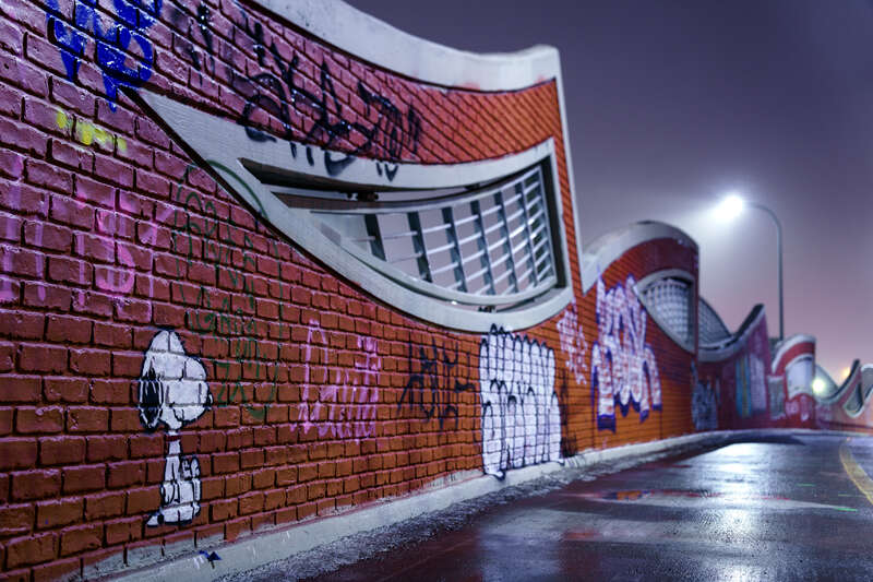Snoopy on The Loring Greenway bridge over Lyndale Avenue in Minneapolis in January 2024.
This image is part of a <a href="https://chaddavis.photography/minneapolis-uprising/" rel="noreferrer nofollow">continuing series</a> following the