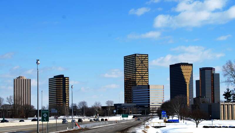 en:Southfield, Michigan skyline from the Lodge service drive.