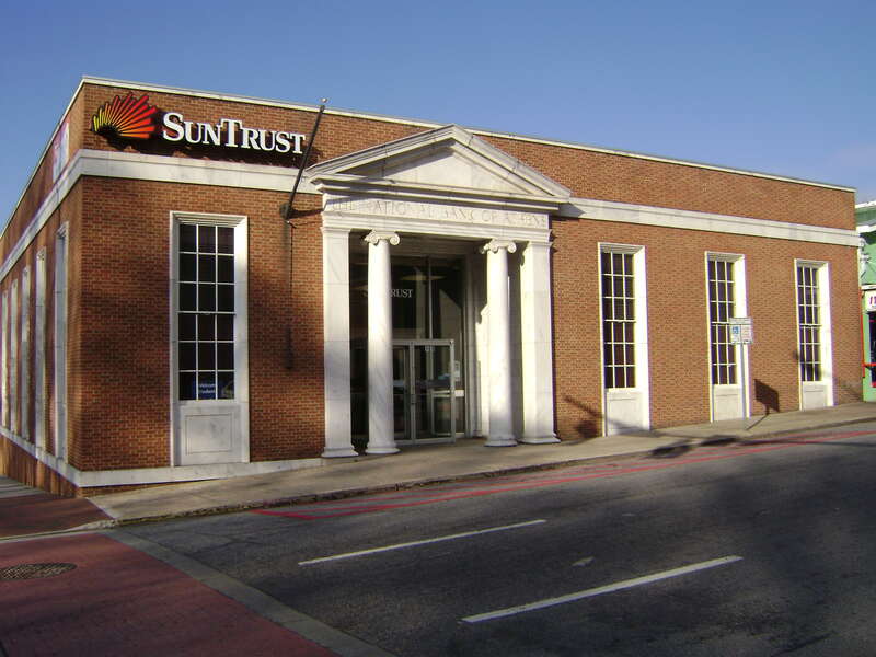 Suntrust Bank on N Lumpkin St., Athens, GA