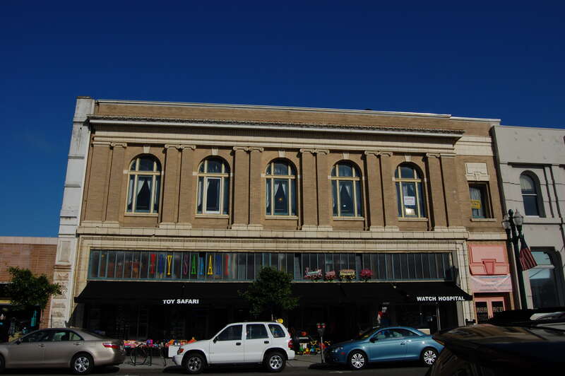 1406 Park Street. Alameda, California, USA