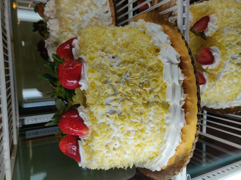 bakery cake