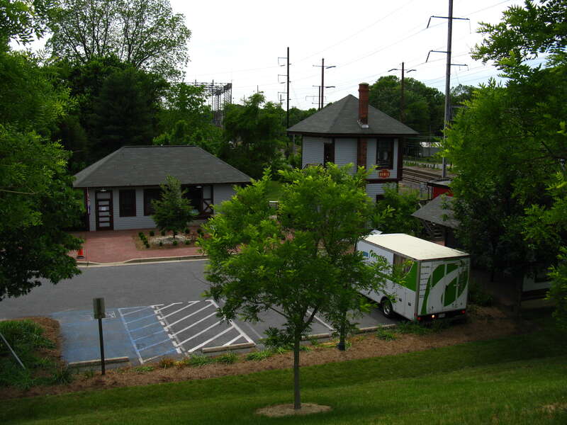 The former Bowie train station alongside the active CSX lines (also shared by Amtrak and MARC), Bowie, Maryland.


Camera location39° 00′ 26.4″ N, 76° 46′ 43.5″ W   View this and other nearby images on: OpenStreetMap 39.007333;  -76.778750
