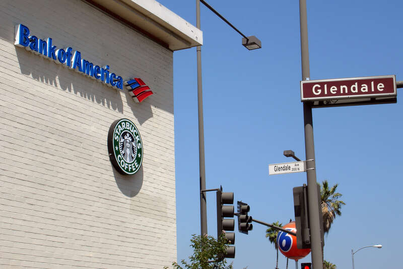 A historic bank, read the plaque, “Site of Community’s First Bank, founded June 26, 1905 as ‘the Bank of Glendale’ in Glendale’s first concrete block building…”
It is now a Bank of America in which the entry/foyer/vestibule/waiting room is a