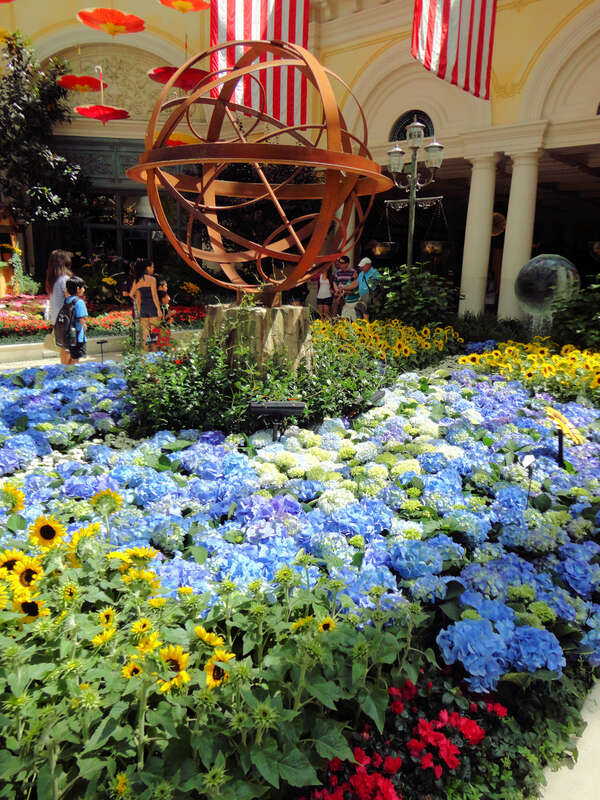 Contentment and opulence are the hallmarks of the <a href="http://www.bellagio.com" rel="noreferrer nofollow">Bellagio</a> luxury hotel experience. A retreat unto themselves, the 3,933 Guest Rooms and Suites are an extension of the AAA