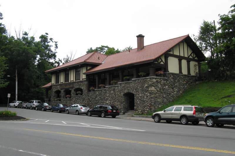 Belmont Center MBTA Station, Belmont Massachusetts





This is an image of a place or building that is listed on the National Register of Historic Places in the United States of America. Its reference number is 98001443.

