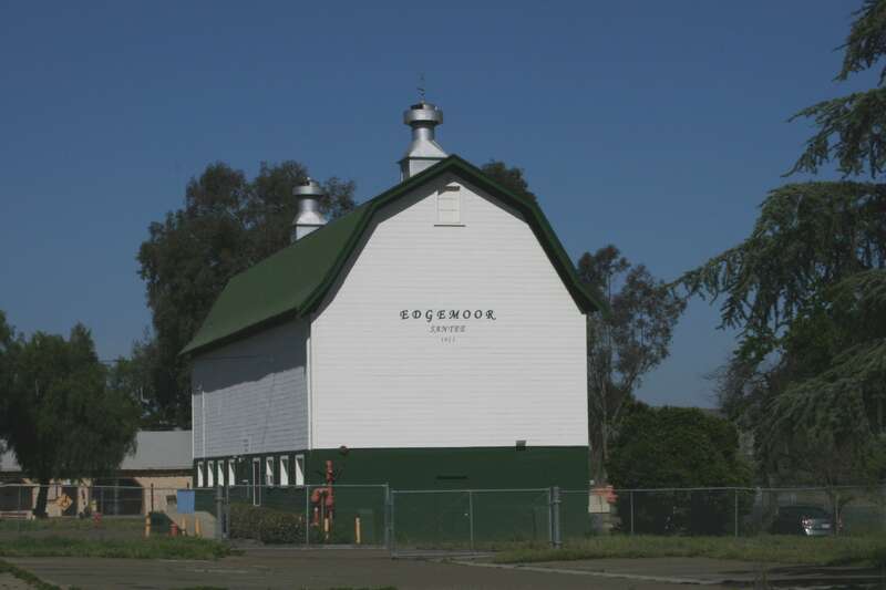 Edgemoor Farm Dairy Barn - Nation Registry Plaque No. N1360