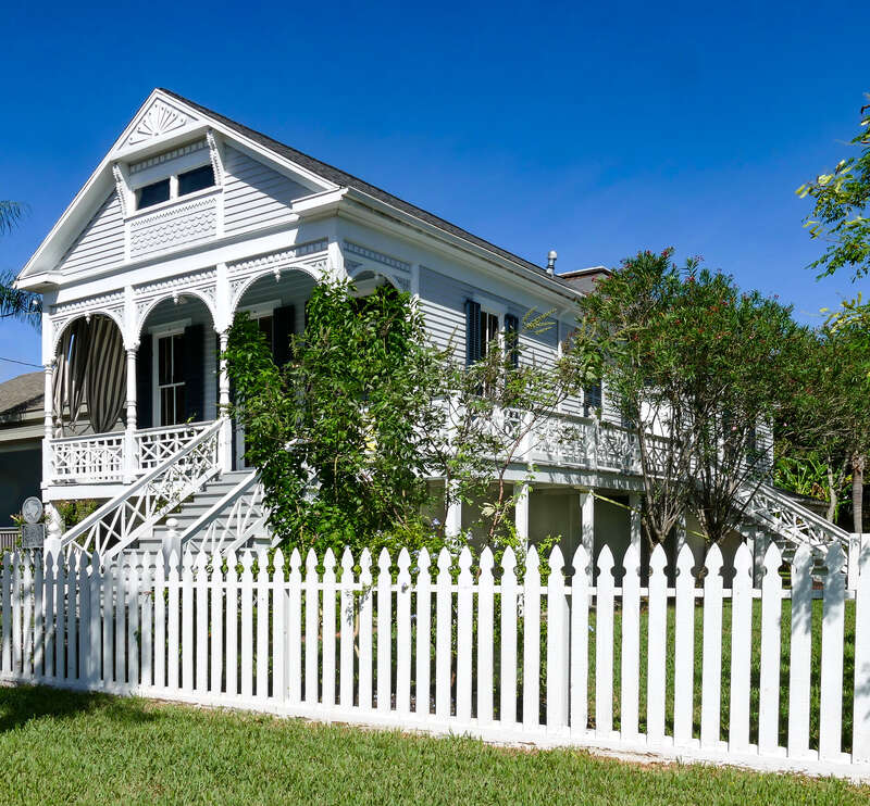 Built in 1893 as rental property, this house was an early investment of brothers August J. and Henry C. Henck, Jr., who began a real estate business in Galveston in 1901. H. C. Henck, Jr. chose it as his own residence in 1898, and it remained in the