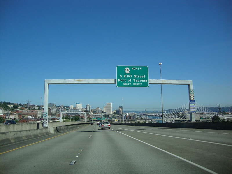 Interstate 705 northbound approaching WA 509 North/S 21st Street in Tacoma, Washington.