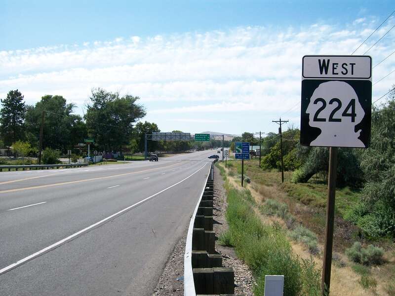 An intersection in Richland including the Bypass Highway (concurrent with Washington State Route 240), Van Giesen Street (concurrent west of the intersection with Washington State Route 224), and a railroad crossing.