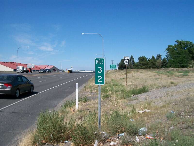 An intersection in Richland including the Bypass Highway (concurrent with Washington State Route 240), Van Giesen Street (concurrent west of the intersection with Washington State Route 224), and a railroad crossing.