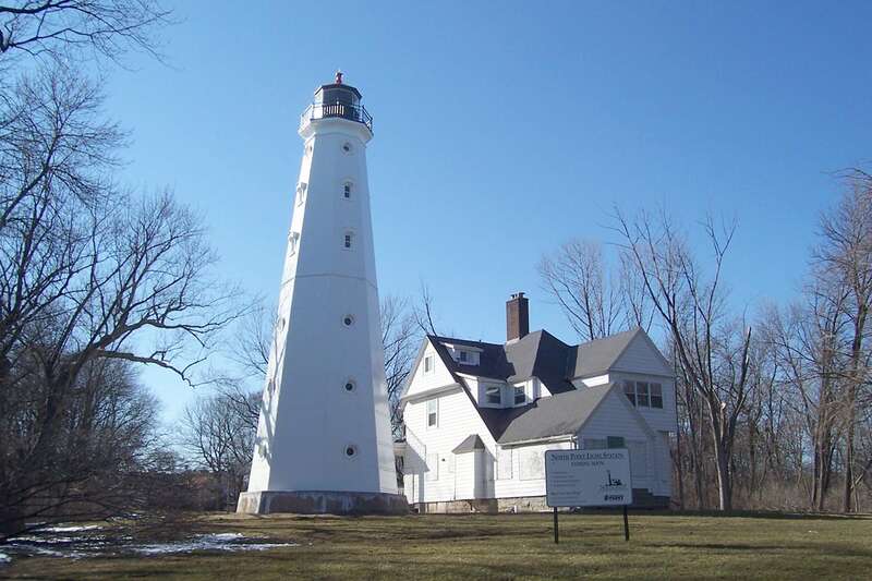 Copyright © 2006 Sulfur
The historic North Point Lighthouse is located along the bluffs of Lake Park in Milwaukee, Wisconsin.