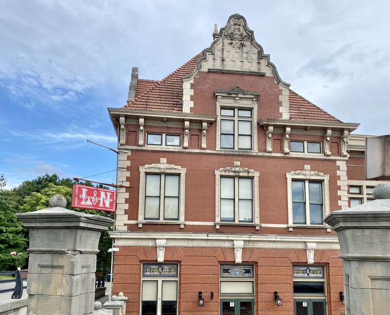 Built in 1904-05, this Chateauesque and Queen Anne-style passenger train station was designed by Richard Monfort for the Louisville and Nashville (L&amp;N) Railroad.  The building was to serve passengers on the Louisville and Nashville (L&amp;N) Line