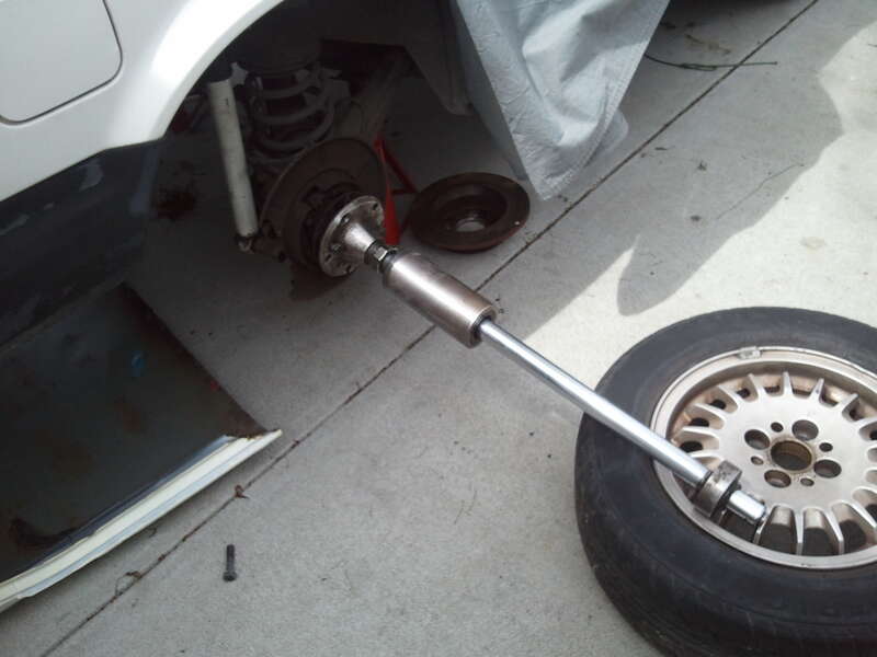 Giant slide hammer borrowed from Palo Alto Bimmer. Strong enough for a man, but made to remove the hub from the inside of the rear bearing.