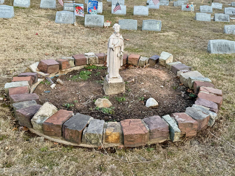 St. Peter's Church &amp; Cemetery (Perth Amboy)