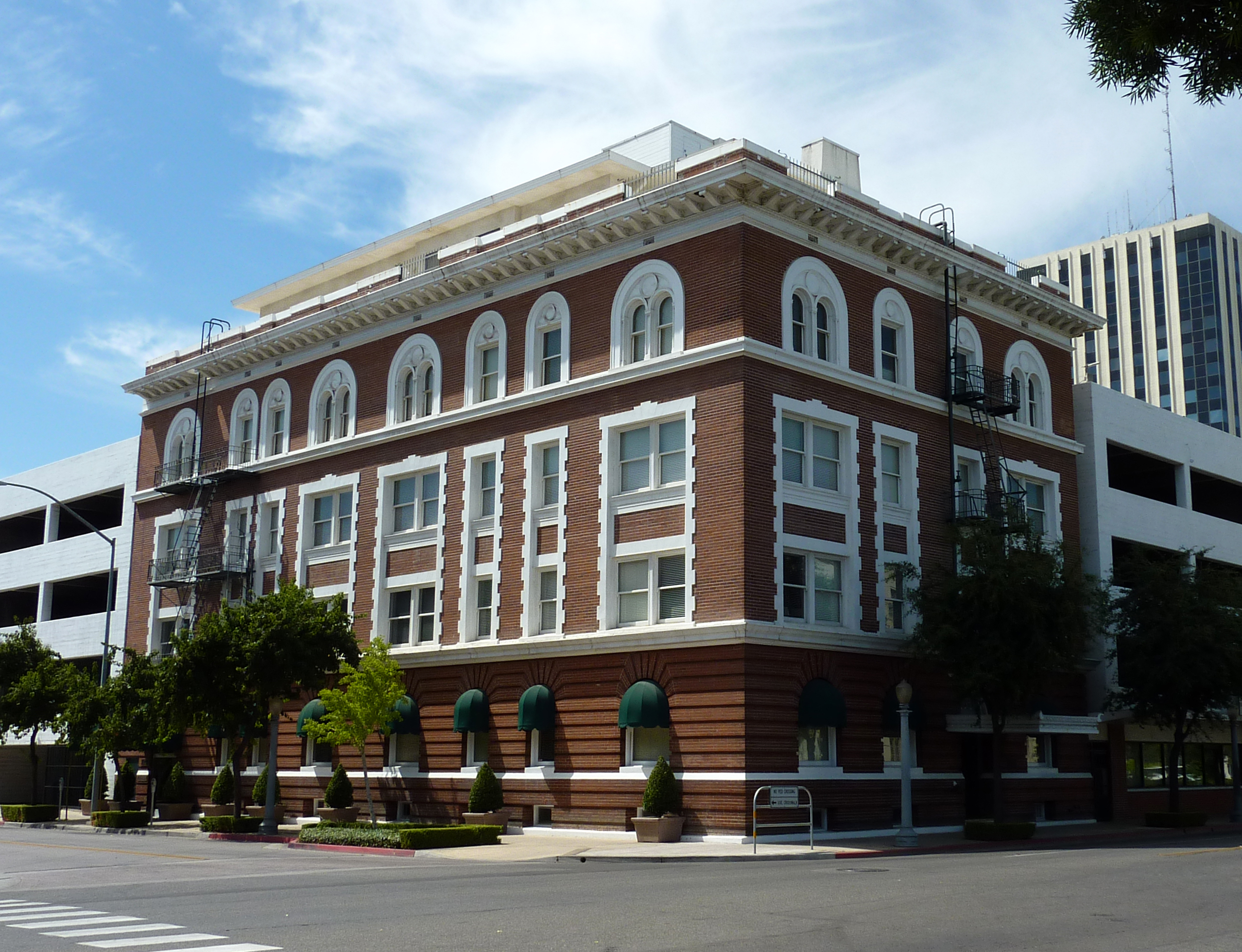 Maubridge Apartments, Fresno, California, USA.