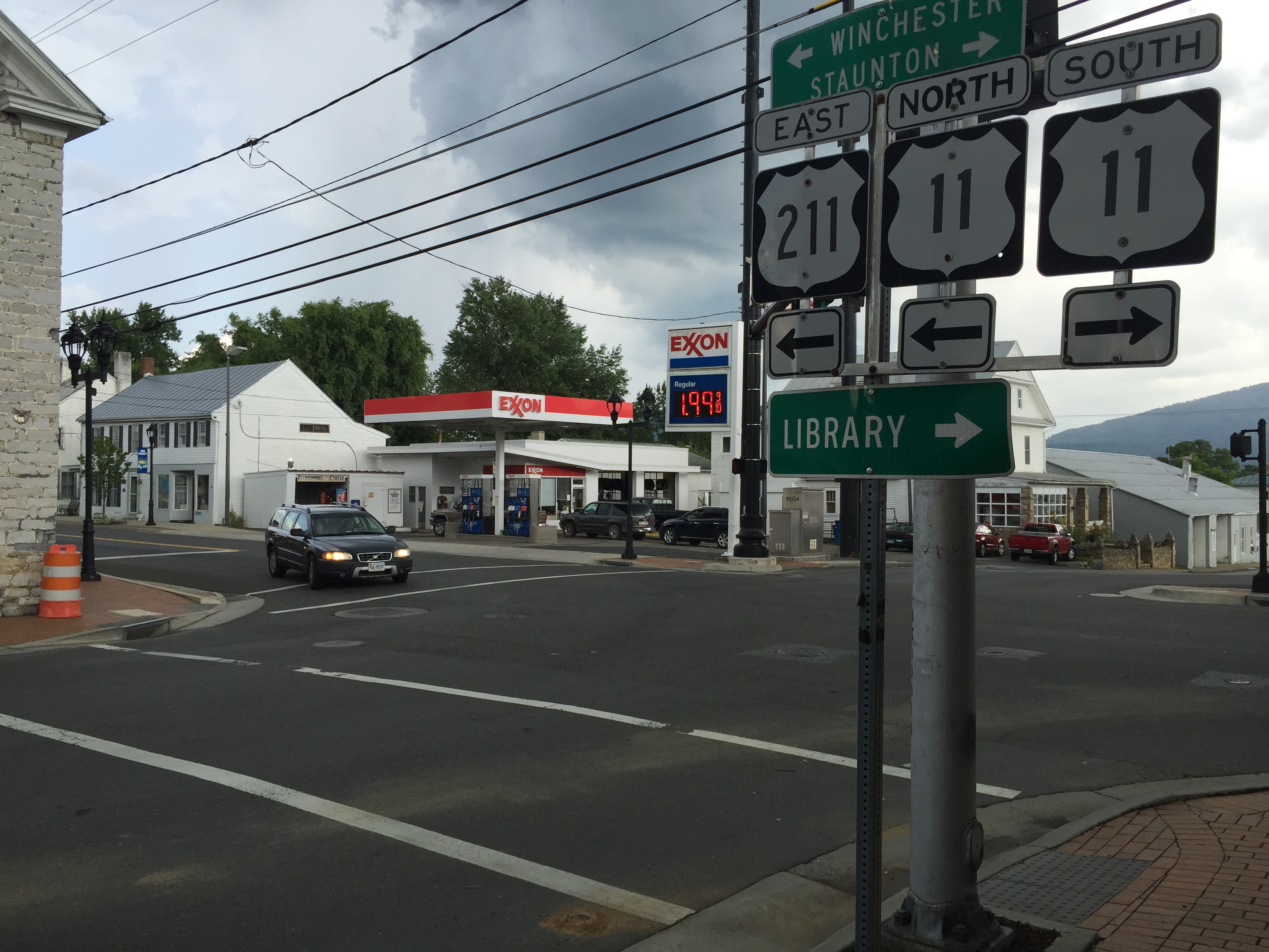 View east along U.S. Route 211 (Old Cross Road) at U.S. Route 11 (Congress Street) in New Market, Shenandoah County, Virginia